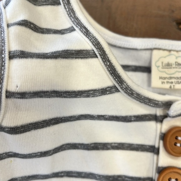 Lulu and Roo Striped White and Gray Tank Top and shorts set - Picture 5 of 9